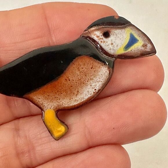 Puffin enamel brooch - Picture 2 of 7
